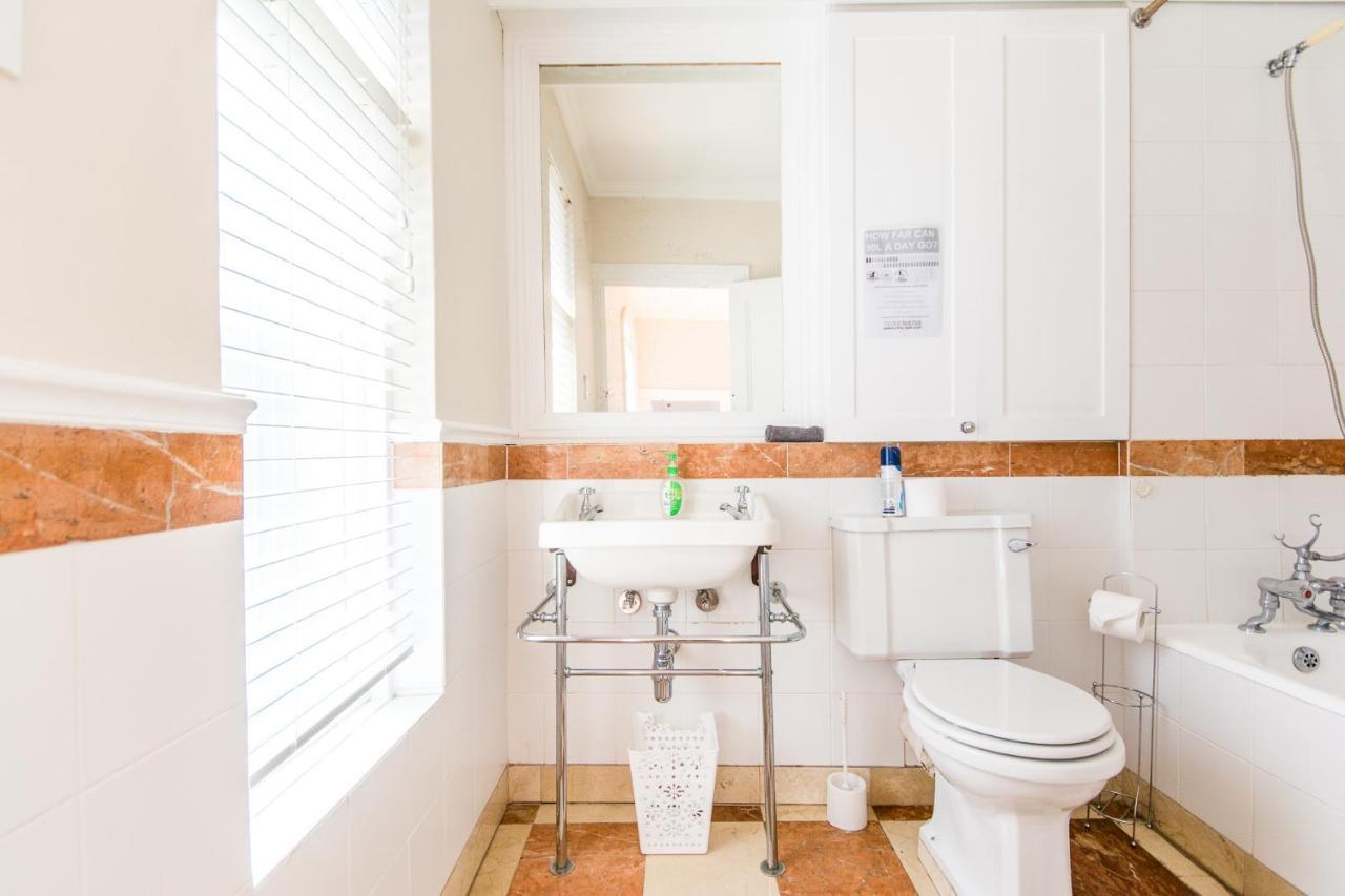 Fintimara Beach House Muizenberg Bagian luar foto