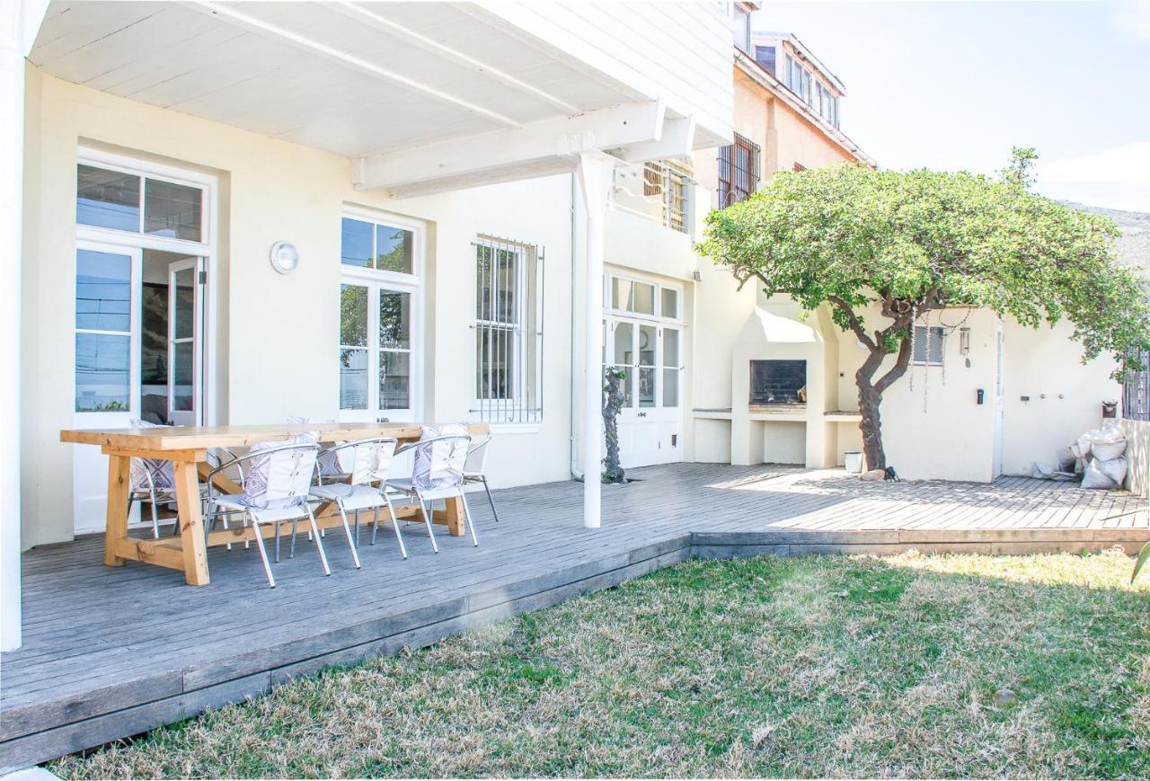 Fintimara Beach House Muizenberg Bagian luar foto