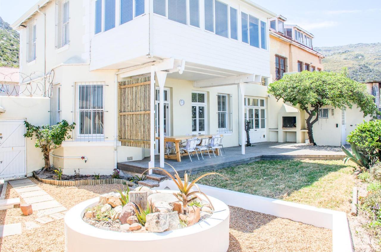 Fintimara Beach House Muizenberg Bagian luar foto