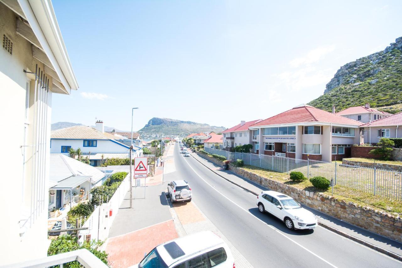 Fintimara Beach House Muizenberg Bagian luar foto